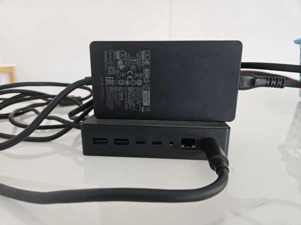 Microsoft Surface Dock 2 สภาพสวย พร้อมอแดปเตอร์ 199W แท้ครบชุด พร้อมใช้งานได้เลย