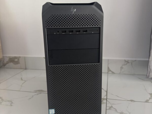 HP Z4 Workstation สภาพดี  Xeon W-2145 Ram 16 HDD 2 TB Quadro P4000 ต่อได้ 4 จอพร้อมกัน มาพร้อม Windows 10 Pro